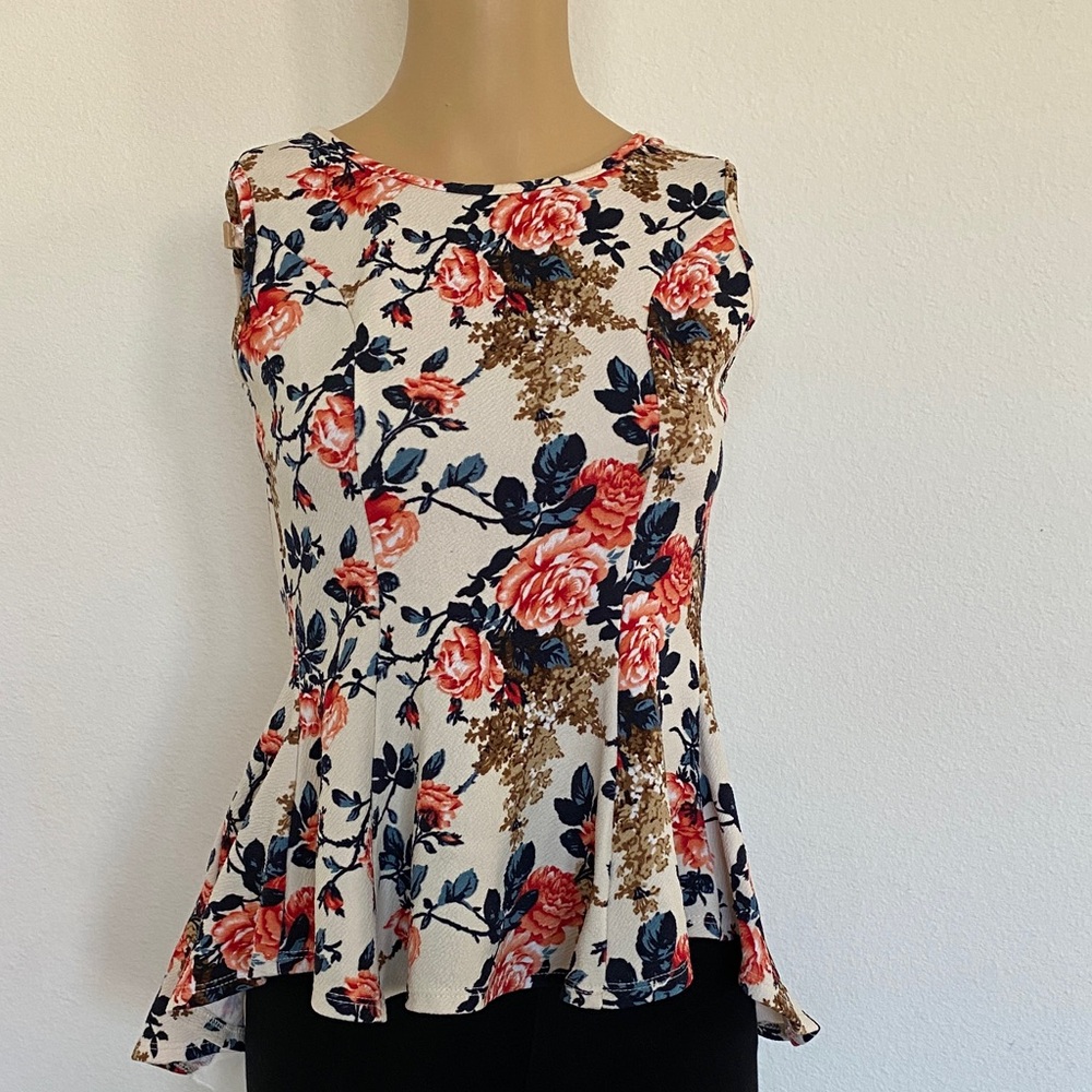 Chic Floral Sleeveless Blouse